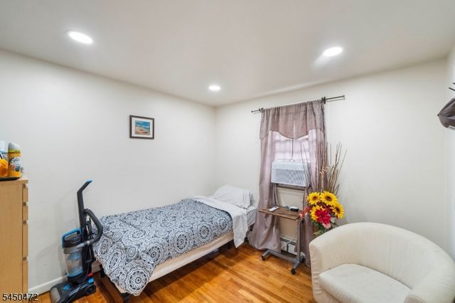 190 Devon Ter, Kearny Town, NJ 07032