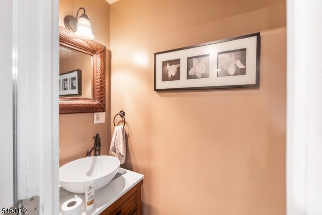 190 Devon Ter, Kearny Town, NJ 07032