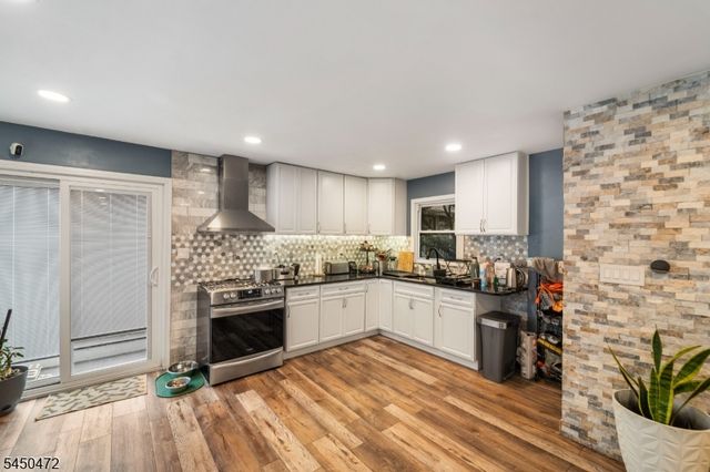 190 Devon Ter, Kearny Town, NJ 07032