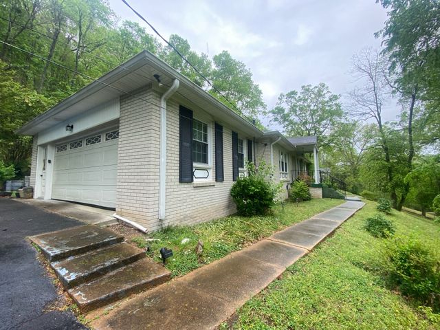 2705 Hillsboro Rd, Brentwood, TN 37027