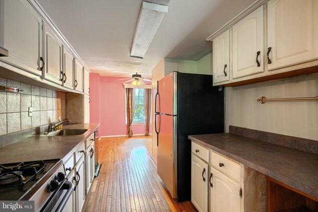 5958 WESTCHESTER PARK DR, College Park, MD 20740