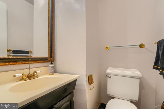 5958 WESTCHESTER PARK DR, College Park, MD 20740