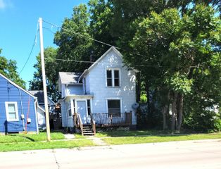 626 W 6th Street, Waterloo, IA 50702