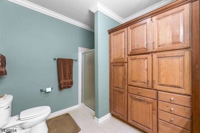 9 Goffle Brook Ct, Hawthorne Boro, NJ 07506