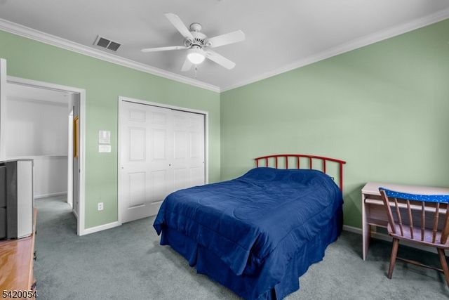 9 Goffle Brook Ct, Hawthorne Boro, NJ 07506