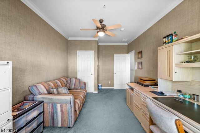 9 Goffle Brook Ct, Hawthorne Boro, NJ 07506