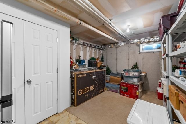 9 Goffle Brook Ct, Hawthorne Boro, NJ 07506