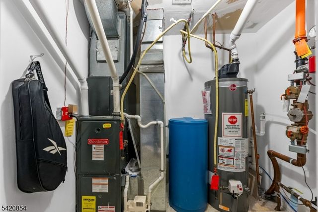 9 Goffle Brook Ct, Hawthorne Boro, NJ 07506