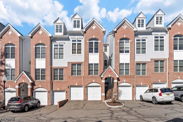 9 Goffle Brook Ct, Hawthorne Boro, NJ 07506