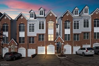 9 Goffle Brook Ct, Hawthorne Boro, NJ 07506