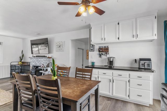 770 E E St, Oakdale, CA 95361