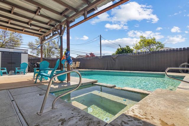 770 E E St, Oakdale, CA 95361