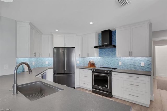 27129 Holly LN, Bonita Springs, FL 34135