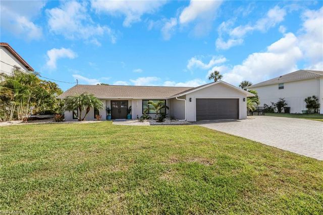 27129 Holly LN, Bonita Springs, FL 34135