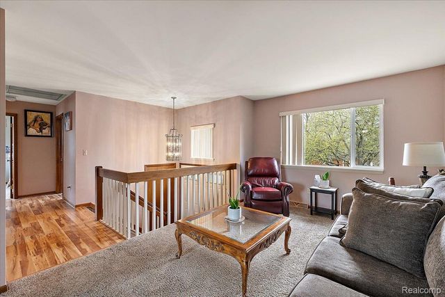 490 Glenn Court, Lake Orion Village, MI 48362