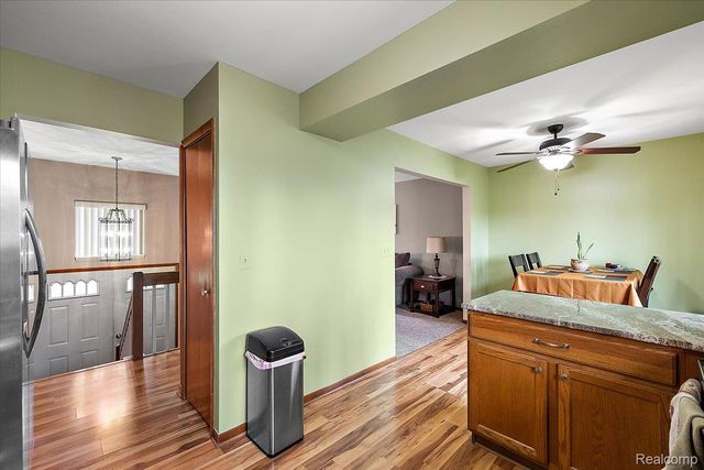 490 Glenn Court, Lake Orion Village, MI 48362