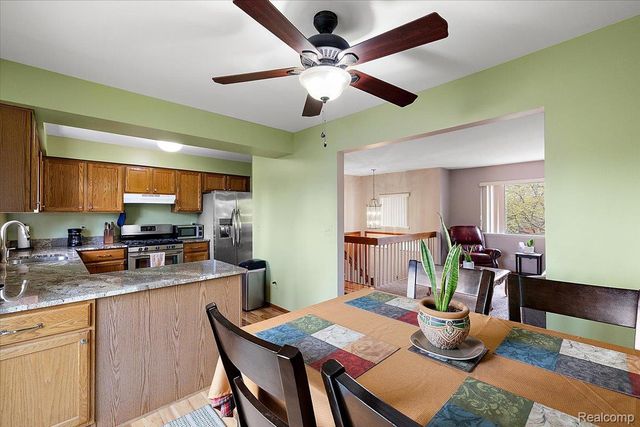 490 Glenn Court, Lake Orion Village, MI 48362
