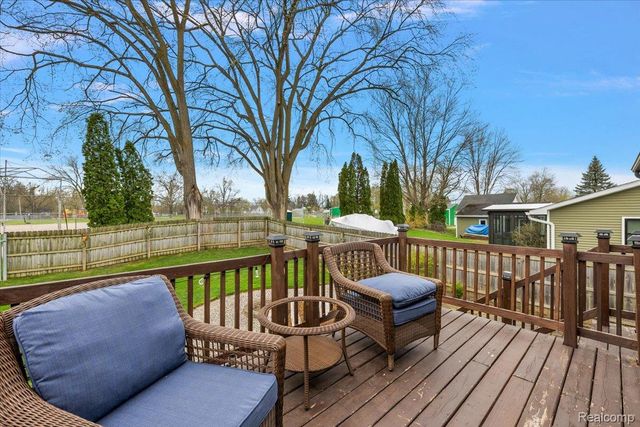490 Glenn Court, Lake Orion Village, MI 48362