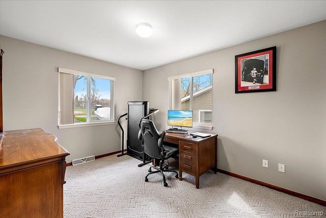 490 Glenn Court, Lake Orion Village, MI 48362