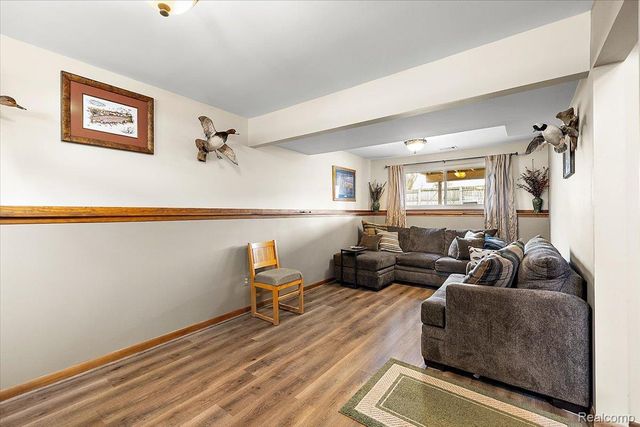 490 Glenn Court, Lake Orion Village, MI 48362