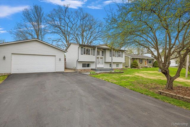 490 Glenn Court, Lake Orion Village, MI 48362