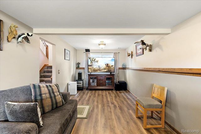 490 Glenn Court, Lake Orion Village, MI 48362