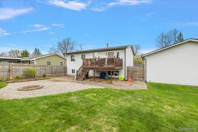 490 Glenn Court, Lake Orion Village, MI 48362