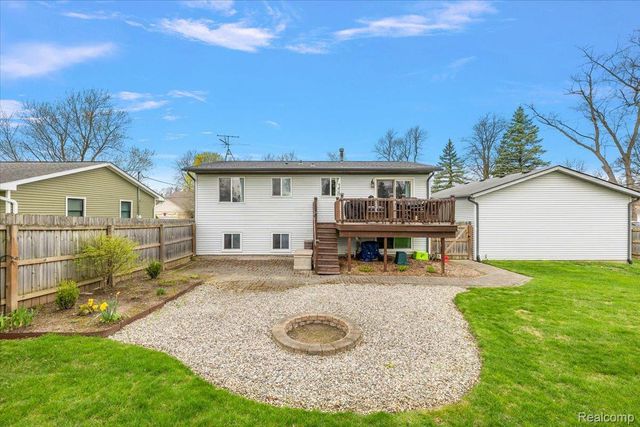 490 Glenn Court, Lake Orion Village, MI 48362