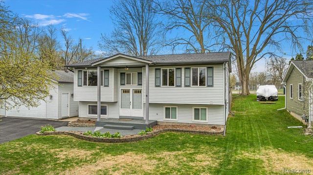490 Glenn Court, Lake Orion Village, MI 48362