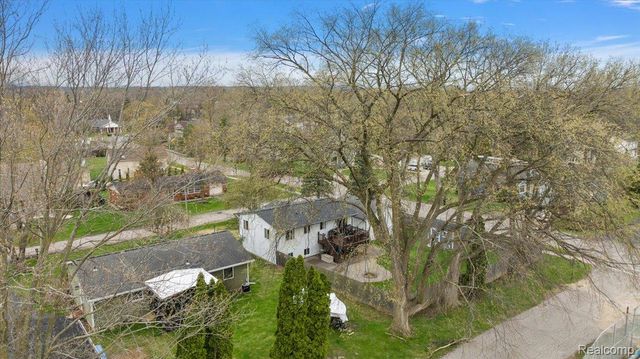 490 Glenn Court, Lake Orion Village, MI 48362