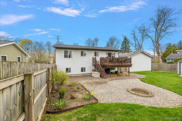 490 Glenn Court, Lake Orion Village, MI 48362