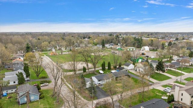490 Glenn Court, Lake Orion Village, MI 48362