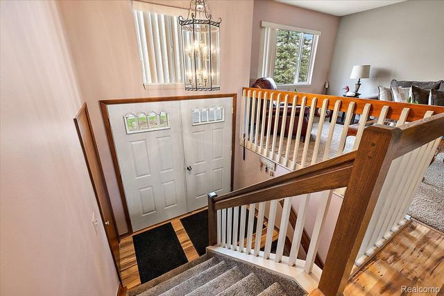 490 Glenn Court, Lake Orion Village, MI 48362