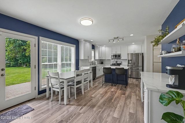 4314 Pleasant Glen Dr, Louisville, KY 40299