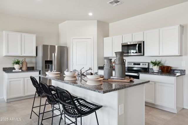 1598 W HESS Avenue, Coolidge, AZ 85128