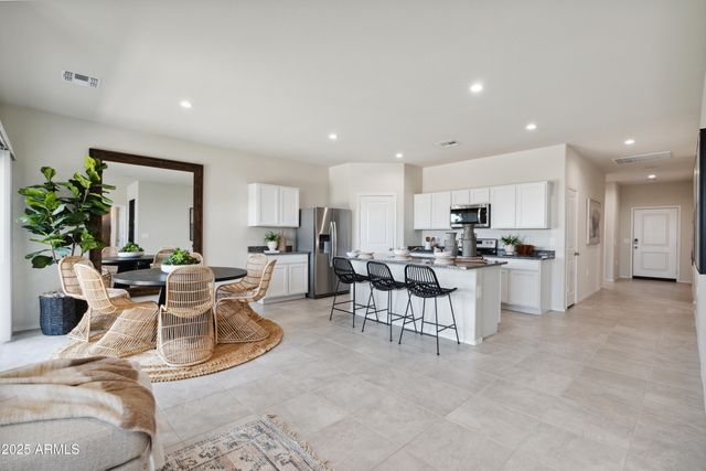 1598 W HESS Avenue, Coolidge, AZ 85128