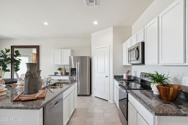 1598 W HESS Avenue, Coolidge, AZ 85128