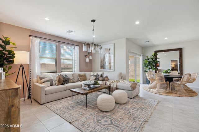 1598 W HESS Avenue, Coolidge, AZ 85128