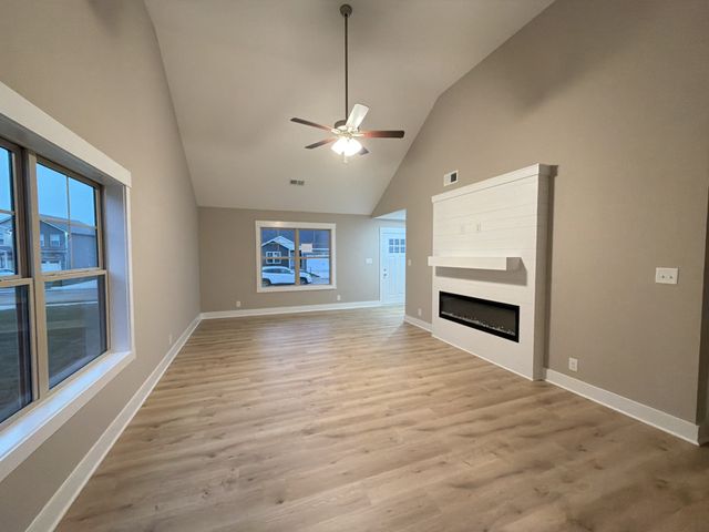 279 Cardinal Creek 139 Brenda Dr, Clarksville, TN 37040