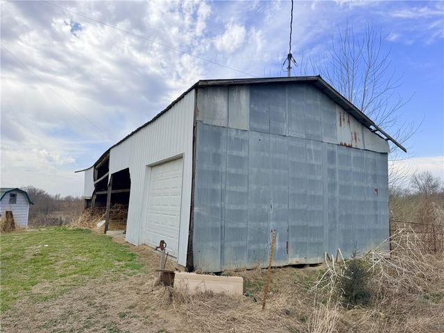 24353 300th Street, Jamesport, MO 64648