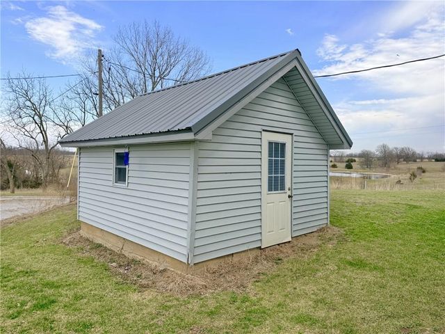 24353 300th Street, Jamesport, MO 64648