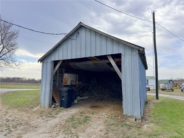 24353 300th Street, Jamesport, MO 64648