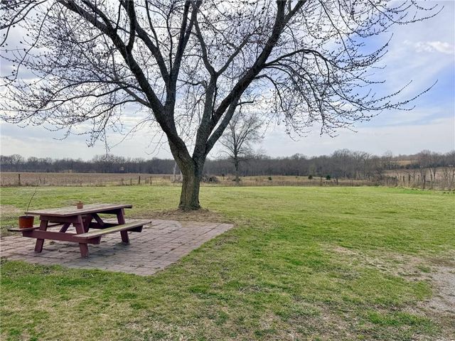 24353 300th Street, Jamesport, MO 64648