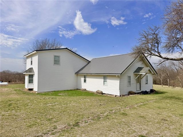 24353 300th Street, Jamesport, MO 64648