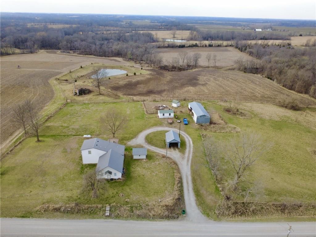 24353 300th Street, Jamesport, MO 64648