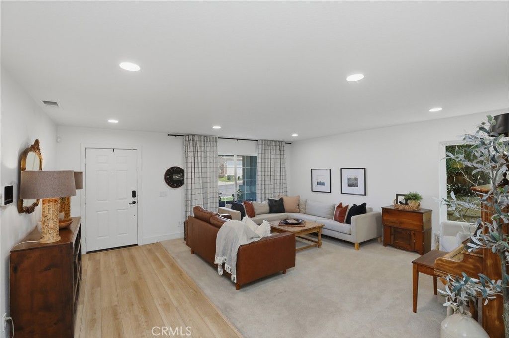 Image 8 of property listing at 3264 Stargate, Corona, CA 92882
