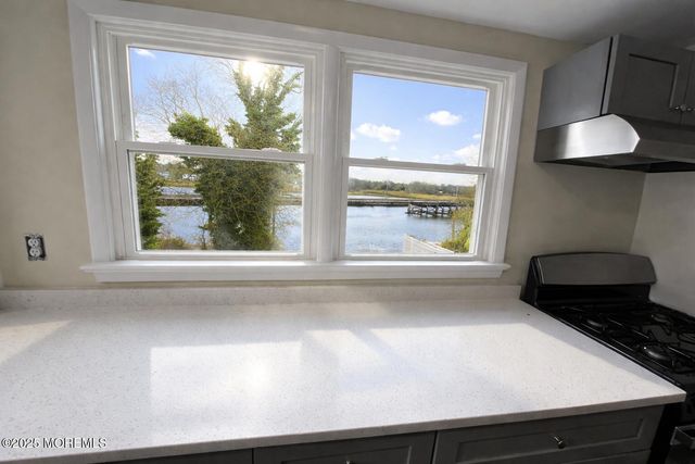 23 Rector Place B, Red Bank, NJ 07701