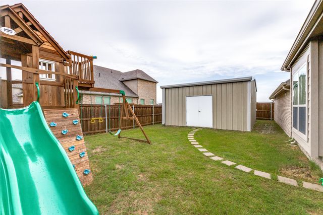 815 Wolf Springs Road, Ferris, TX 75125