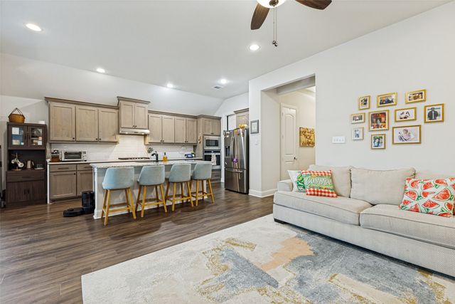 815 Wolf Springs Road, Ferris, TX 75125