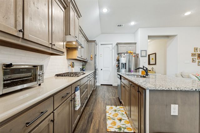 815 Wolf Springs Road, Ferris, TX 75125